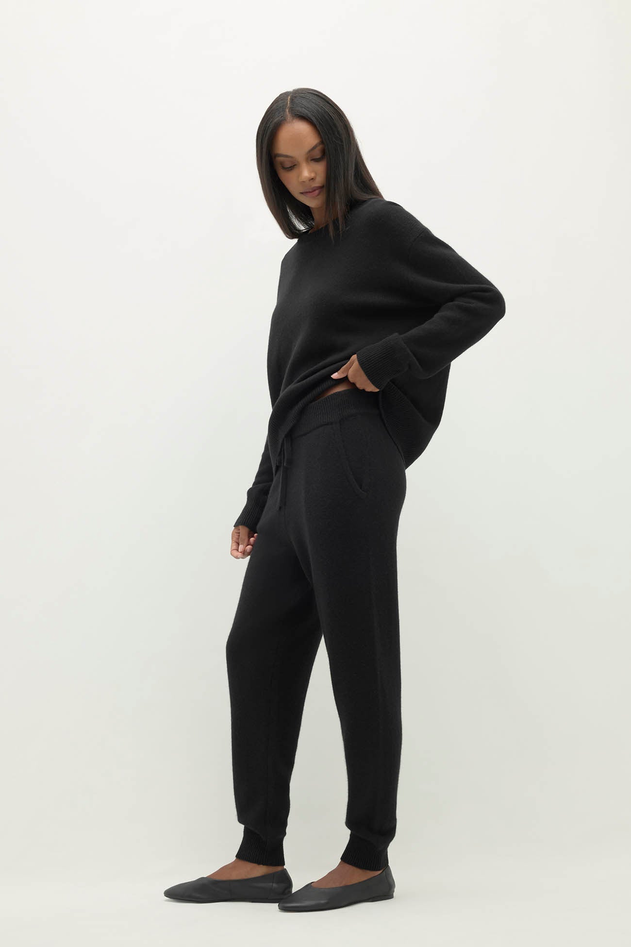 KAIA CREWNECK CASHMERE SWEATER