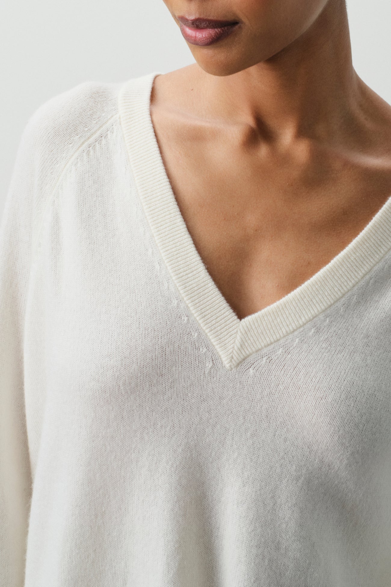 HARLYN CASHMERE V-NECK SWEATER