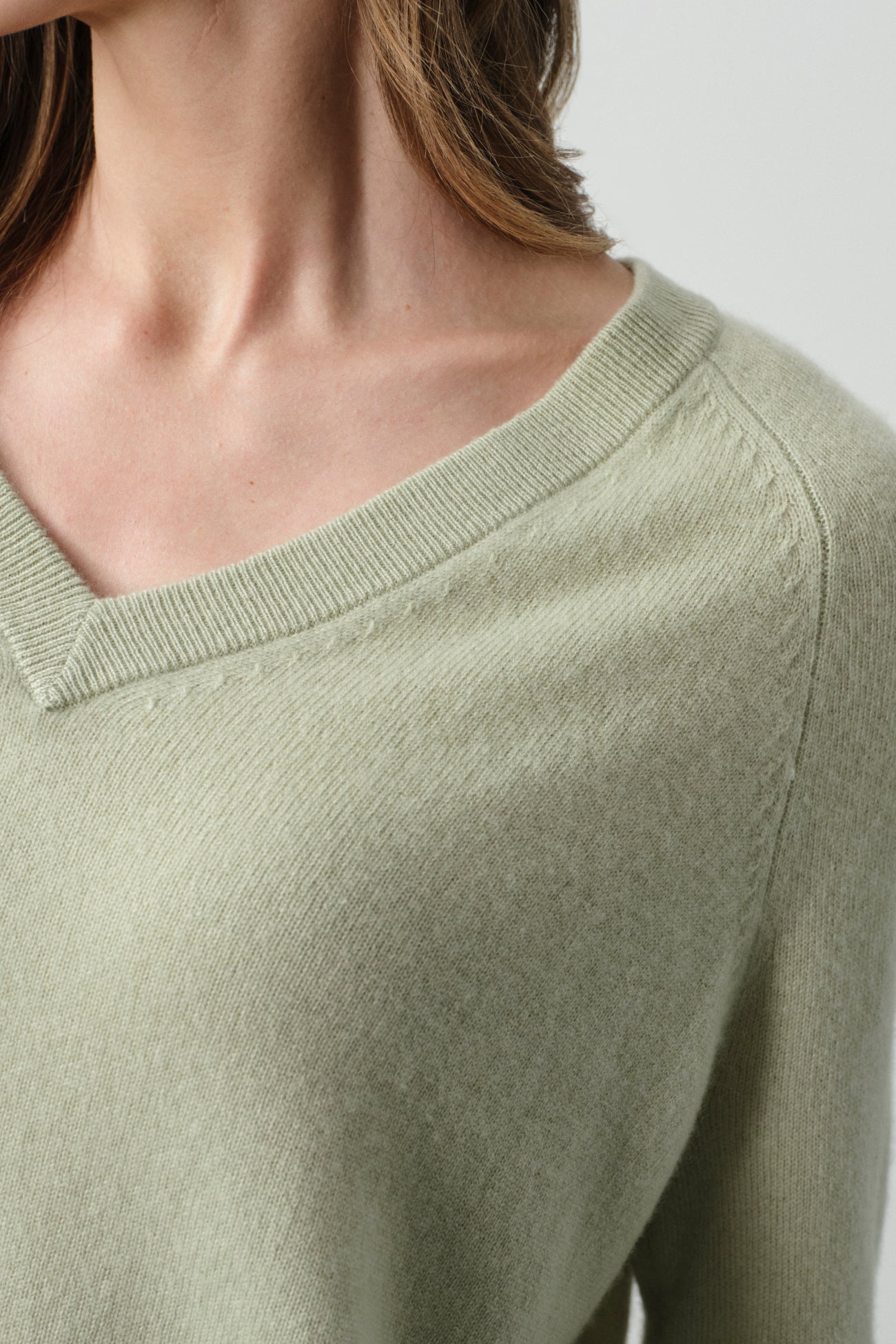 HARLYN CASHMERE V-NECK SWEATER